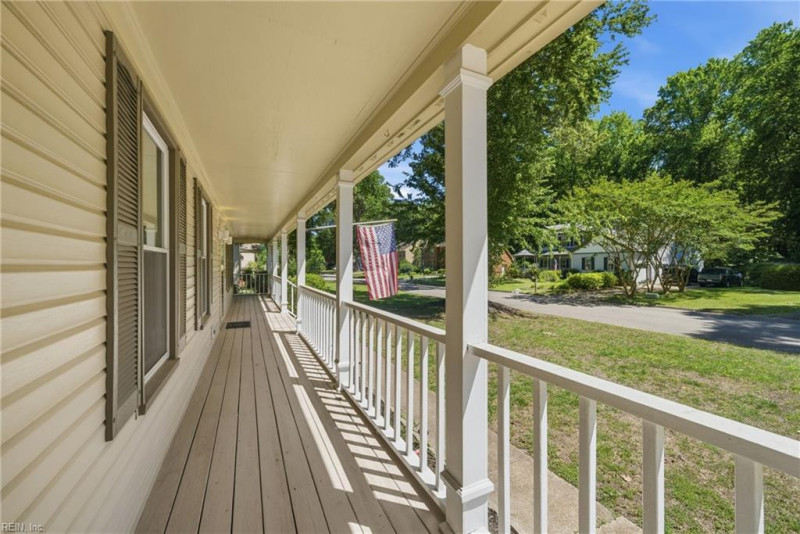 Photo 5 of 50 residential for sale in Chesapeake virginia