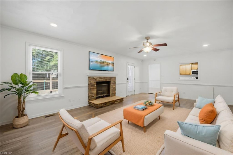 Photo 9 of 50 residential for sale in Chesapeake virginia