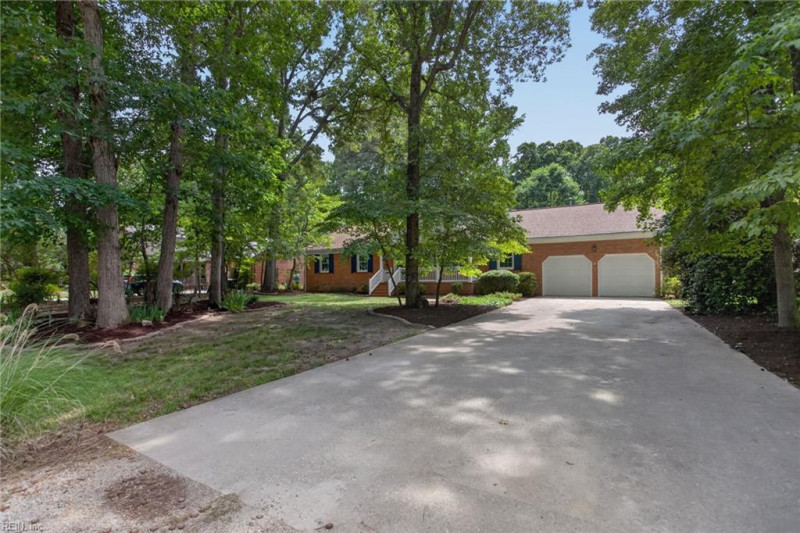 Photo 4 of 41 residential for sale in York County virginia