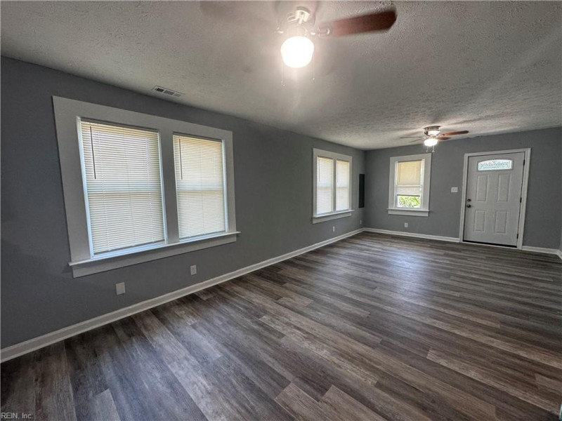 Photo 11 of 28 residential for sale in Hampton virginia