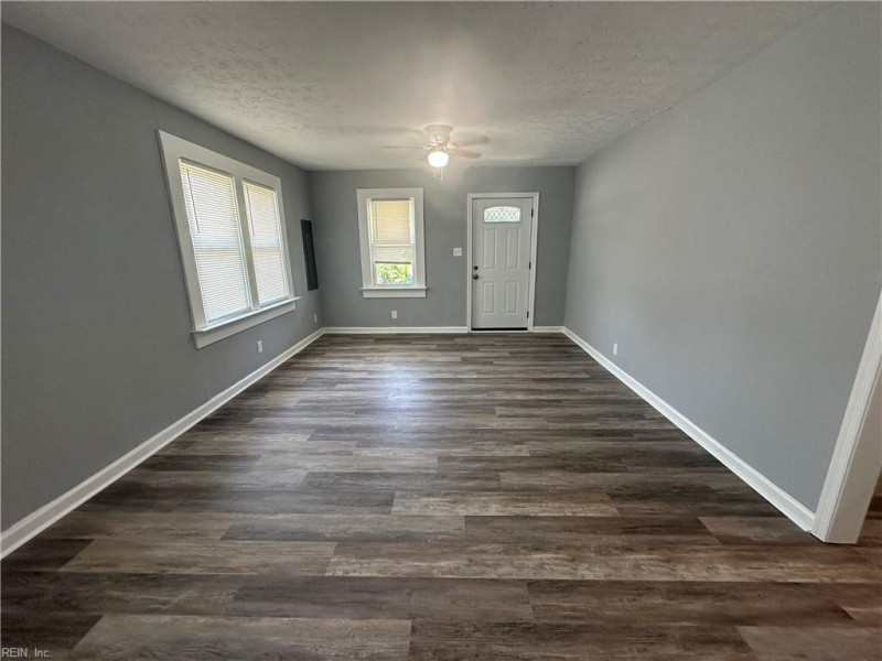 Photo 12 of 28 residential for sale in Hampton virginia
