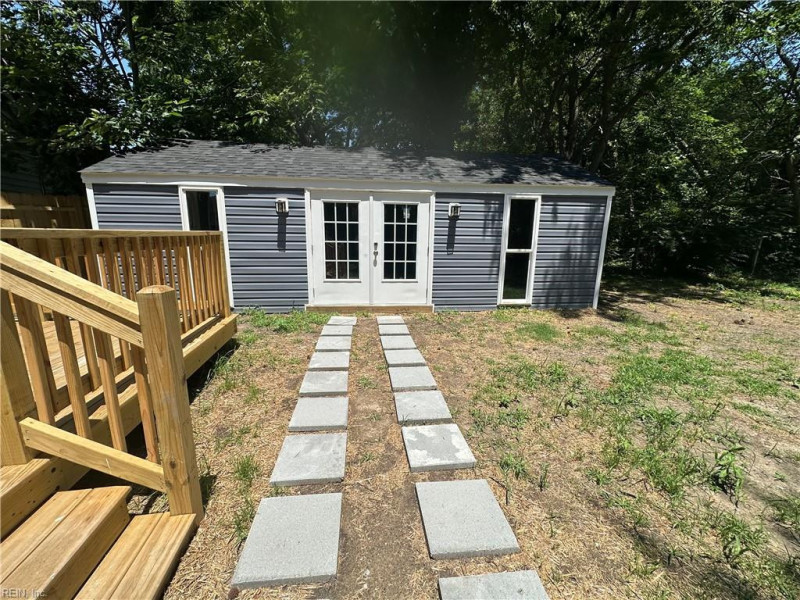 Photo 19 of 28 residential for sale in Hampton virginia