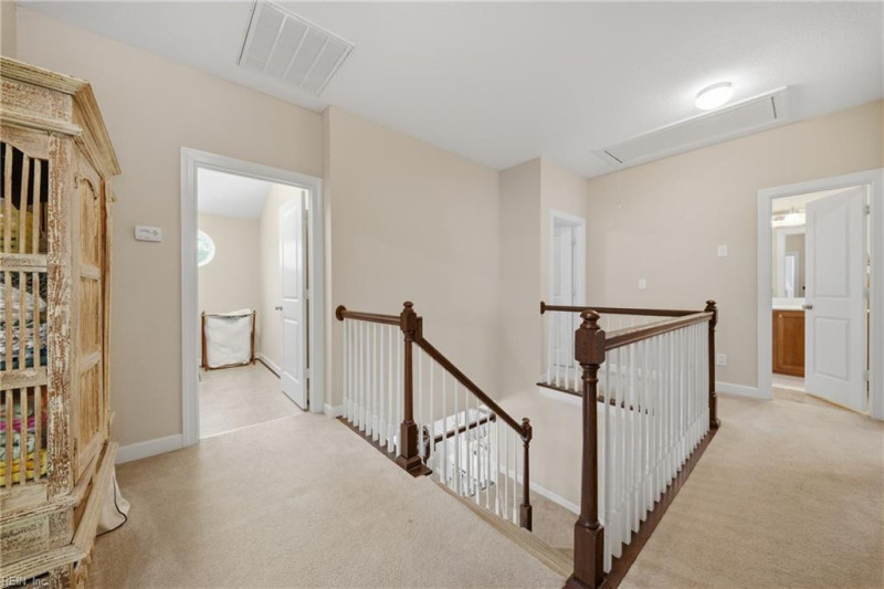 Photo 20 of 46 residential for sale in Chesapeake virginia