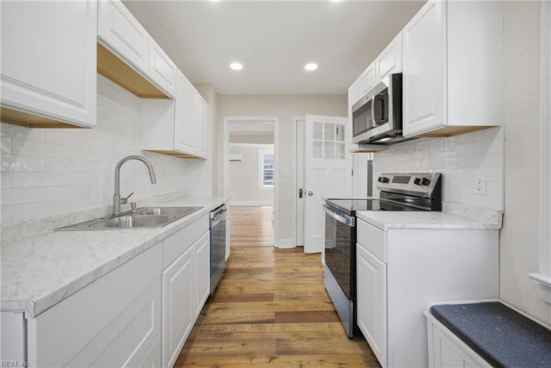 Photo 10 of 30 residential for sale in Portsmouth virginia