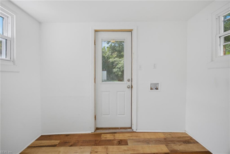 Photo 13 of 30 residential for sale in Portsmouth virginia