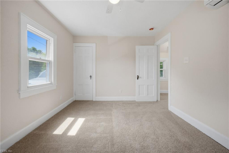 Photo 16 of 30 residential for sale in Portsmouth virginia