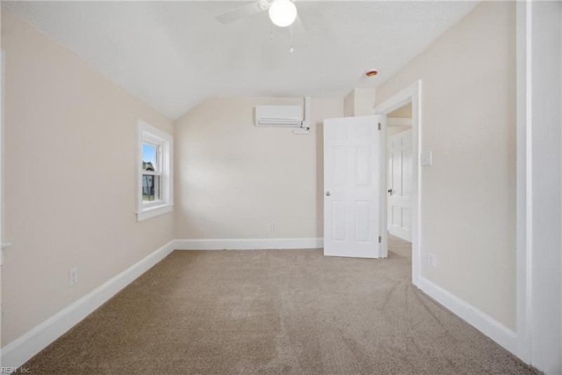 Photo 18 of 30 residential for sale in Portsmouth virginia