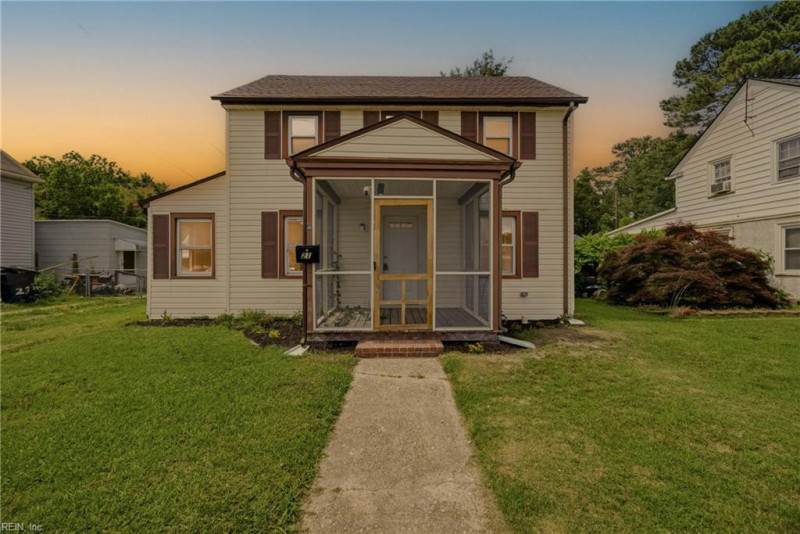 Photo 2 of 30 residential for sale in Portsmouth virginia