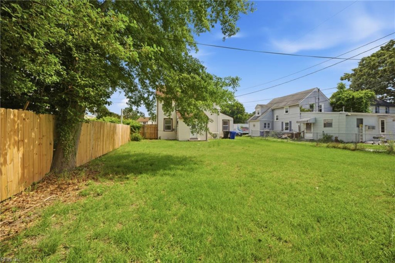 Photo 21 of 30 residential for sale in Portsmouth virginia