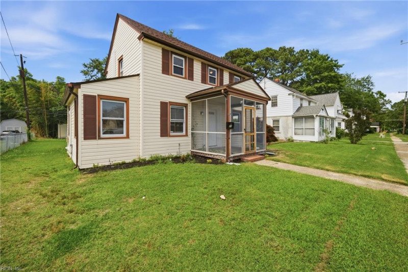 Photo 3 of 30 residential for sale in Portsmouth virginia
