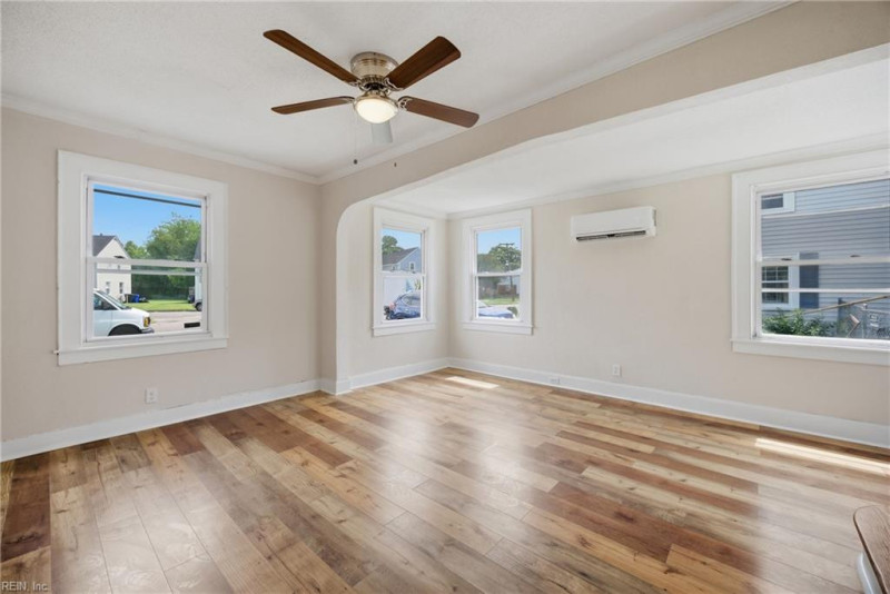 Photo 6 of 30 residential for sale in Portsmouth virginia