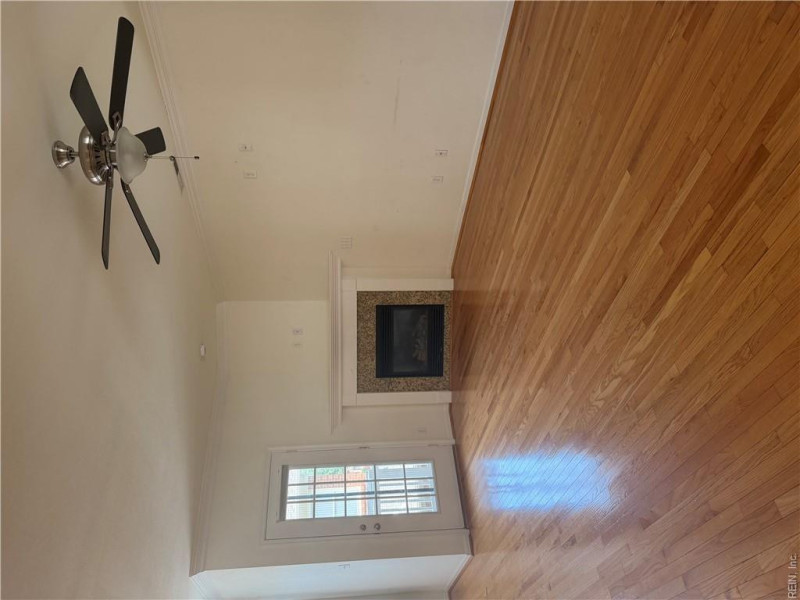 Photo 3 of 19 residential for sale in Virginia Beach virginia