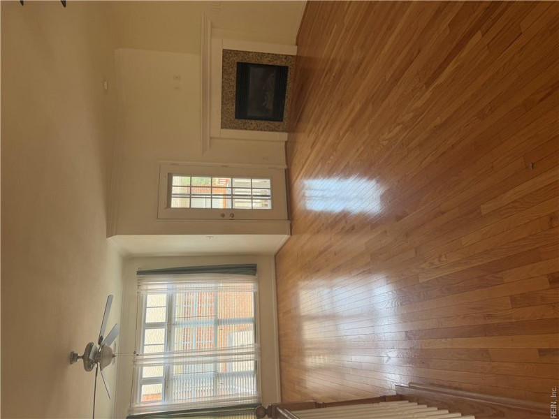 Photo 4 of 19 residential for sale in Virginia Beach virginia
