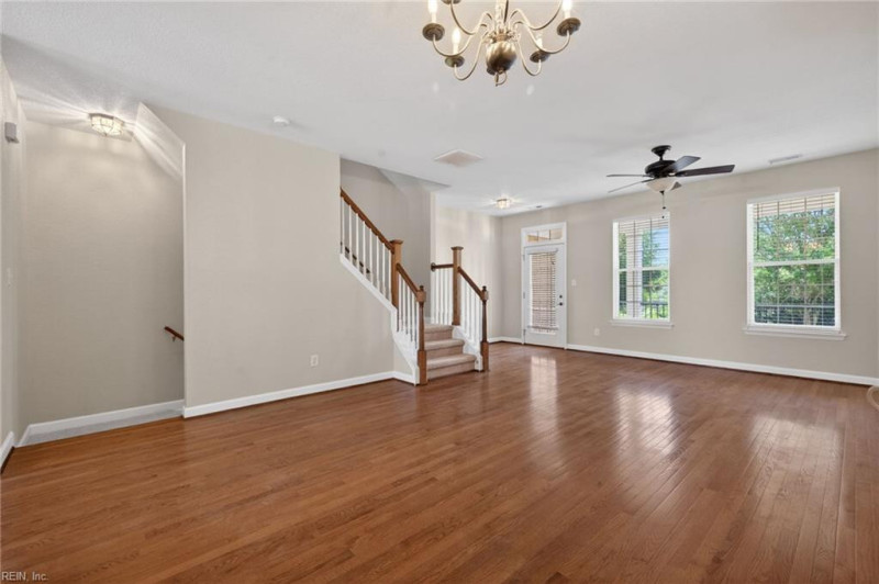 Photo 12 of 34 residential for sale in Virginia Beach virginia