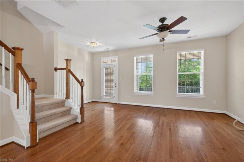 Photo 13 of 34 residential for sale in Virginia Beach virginia