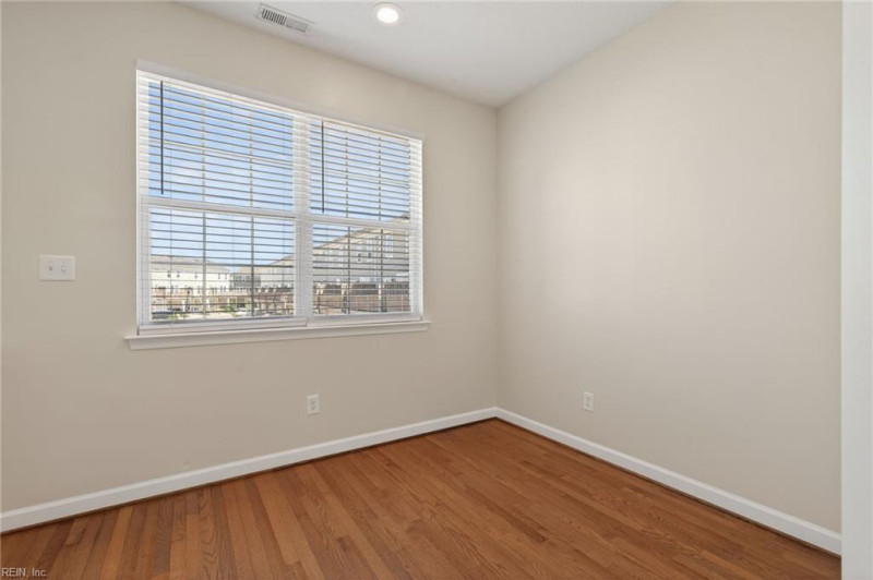 Photo 17 of 34 residential for sale in Virginia Beach virginia