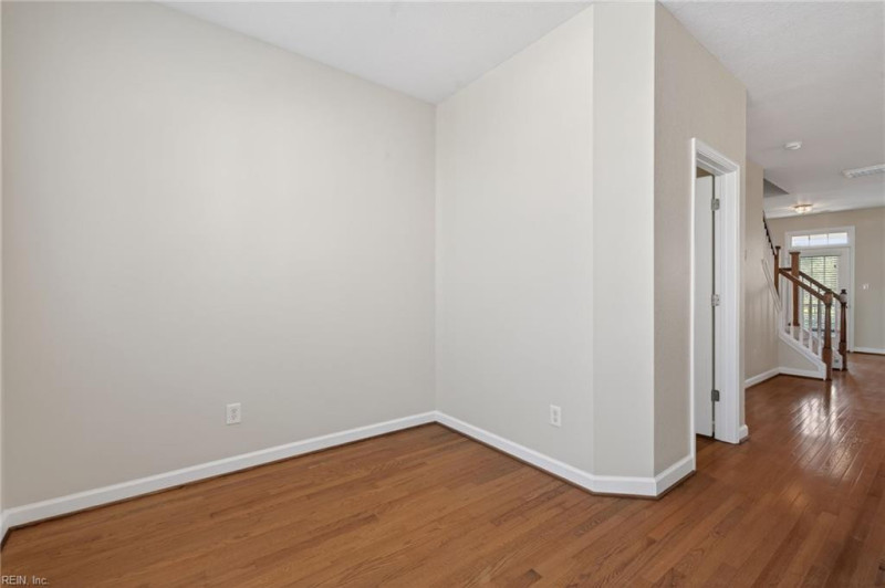 Photo 18 of 34 residential for sale in Virginia Beach virginia