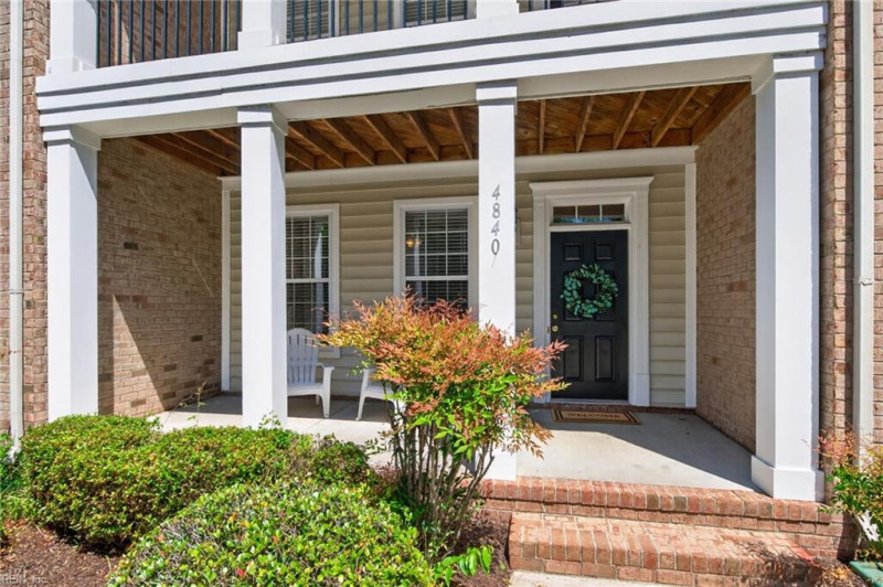 Photo 2 of 34 residential for sale in Virginia Beach virginia