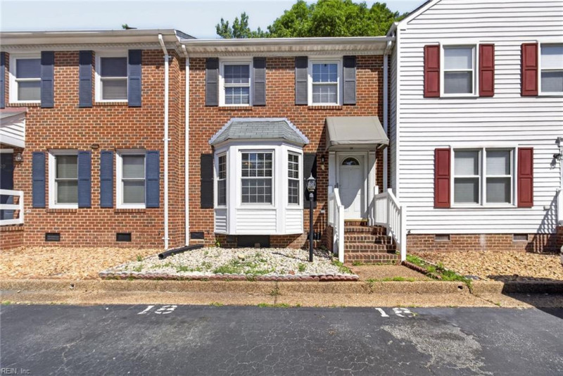 Photo 1 of 27 rental for rent in Hampton virginia