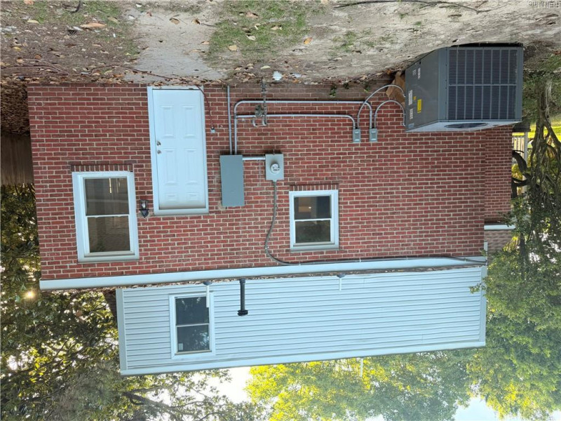Photo 25 of 40 residential for sale in Portsmouth virginia