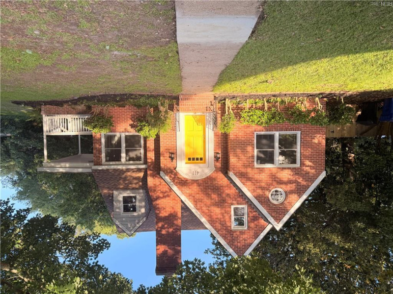 Photo 32 of 40 residential for sale in Portsmouth virginia