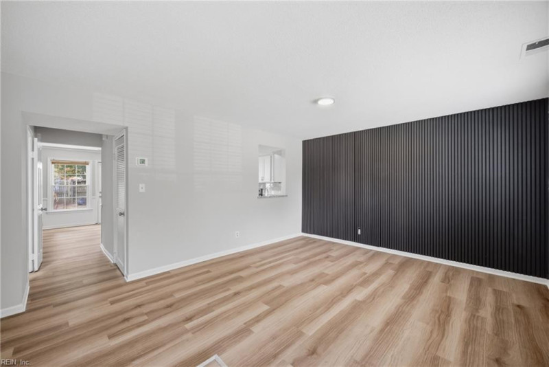 Photo 11 of 30 residential for sale in Virginia Beach virginia