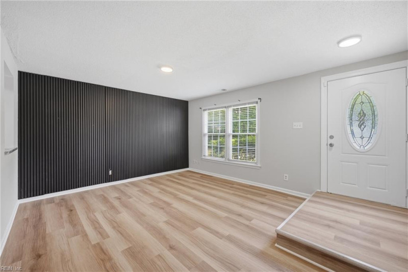 Photo 5 of 30 residential for sale in Virginia Beach virginia