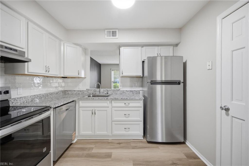 Photo 8 of 30 residential for sale in Virginia Beach virginia