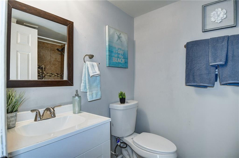Photo 18 of 40 residential for sale in Hampton virginia