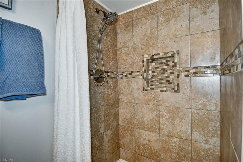 Photo 19 of 40 residential for sale in Hampton virginia