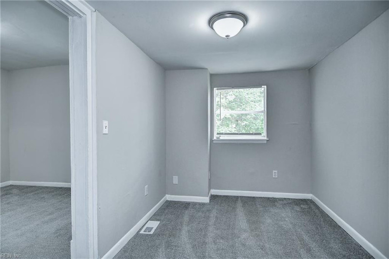 Photo 31 of 40 residential for sale in Hampton virginia