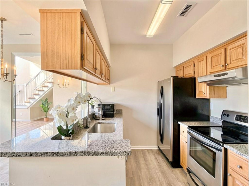 Photo 11 of 36 residential for sale in Chesapeake virginia
