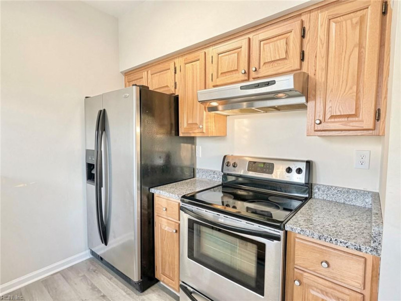 Photo 12 of 36 residential for sale in Chesapeake virginia
