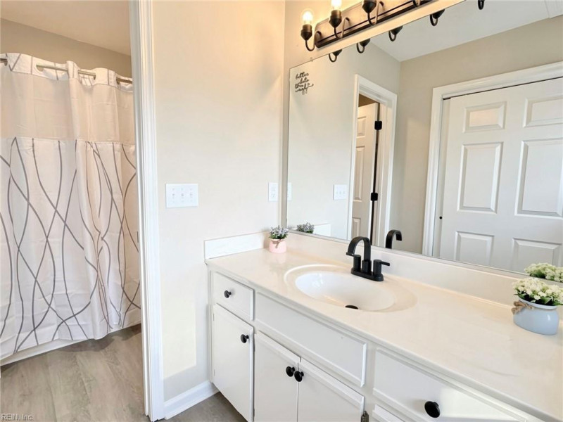 Photo 21 of 36 residential for sale in Chesapeake virginia