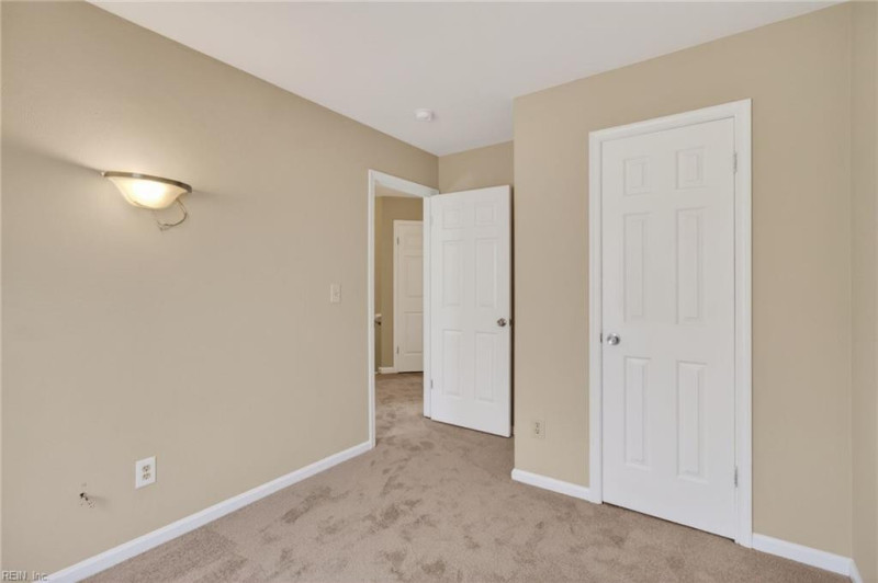 Photo 17 of 29 residential for sale in Chesapeake virginia