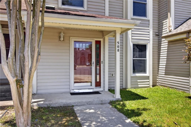 Photo 2 of 29 residential for sale in Chesapeake virginia