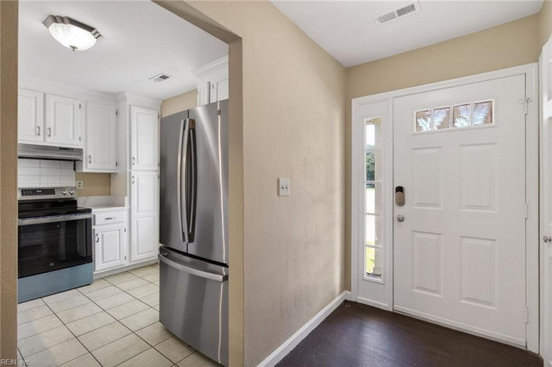 Photo 3 of 29 residential for sale in Chesapeake virginia