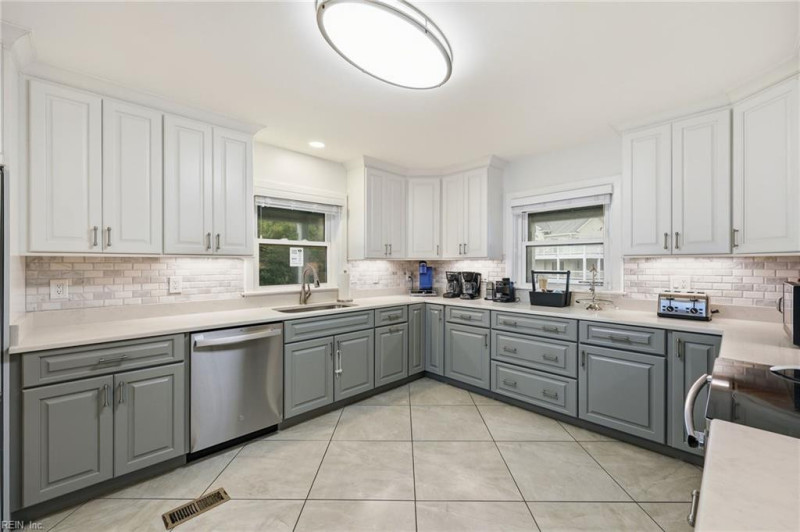 Photo 16 of 50 residential for sale in Currituck County virginia