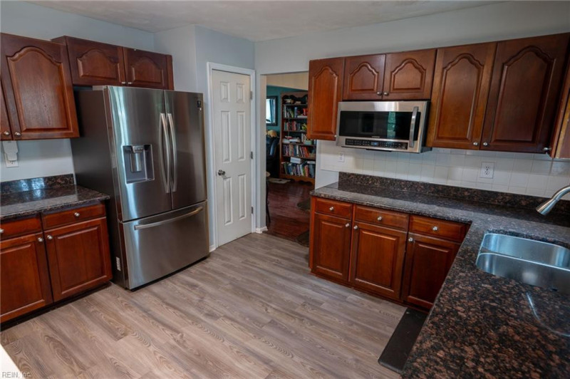 Photo 17 of 45 residential for sale in Chesapeake virginia Photo 17 of 45 residential for sale in Chesapeake virginia