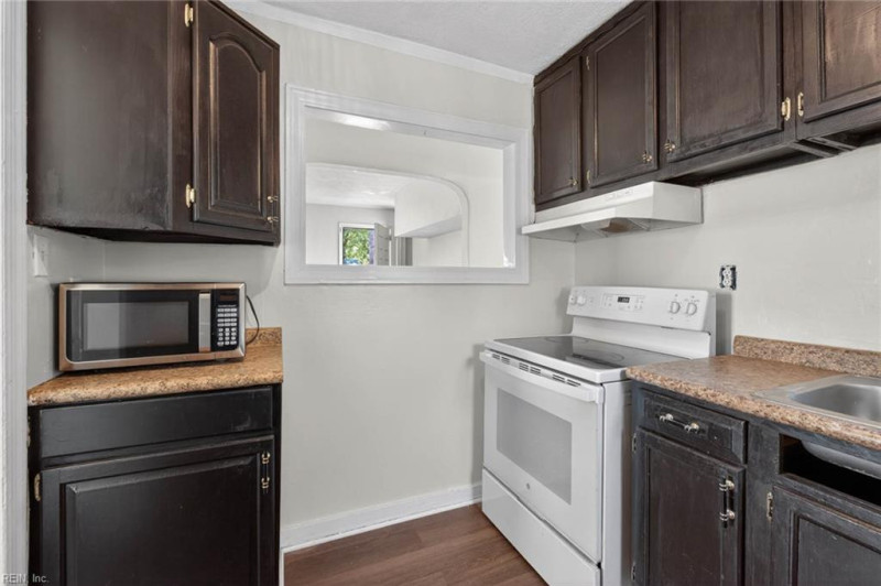 Photo 17 of 38 residential for sale in Portsmouth virginia