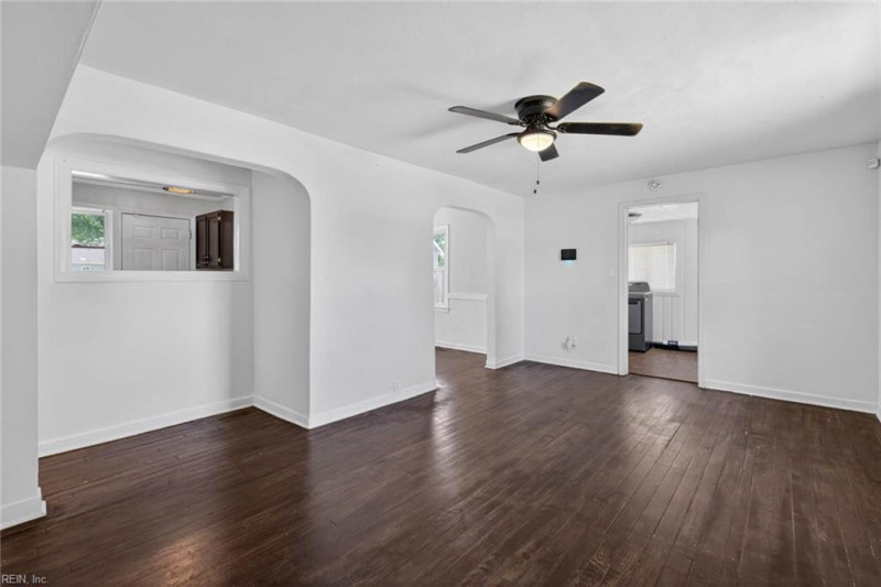 Photo 21 of 38 residential for sale in Portsmouth virginia