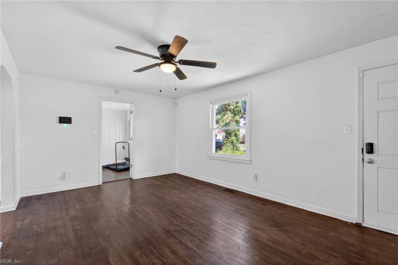 Photo 22 of 38 residential for sale in Portsmouth virginia
