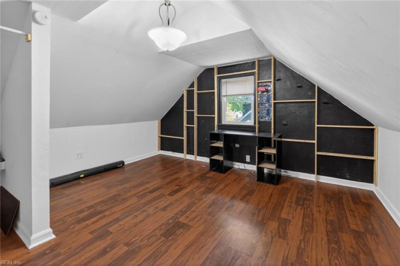 Photo 27 of 38 residential for sale in Portsmouth virginia