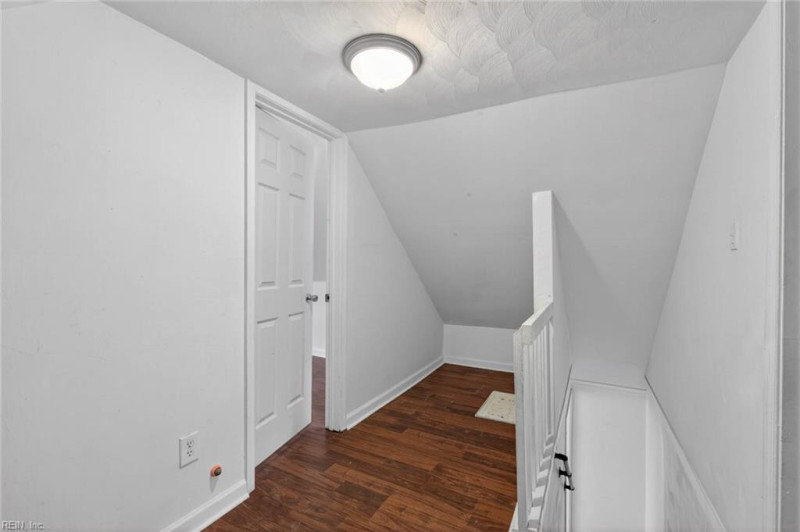 Photo 29 of 38 residential for sale in Portsmouth virginia