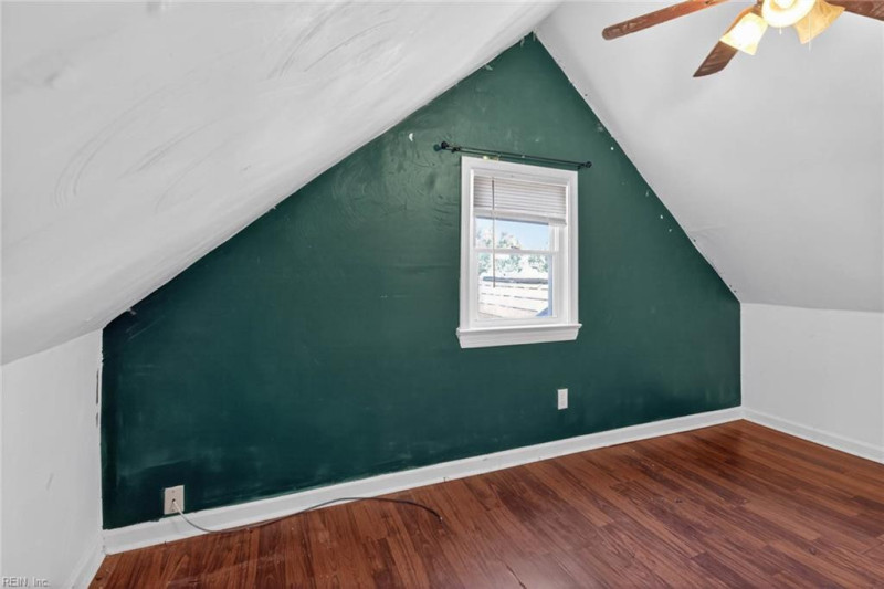 Photo 31 of 38 residential for sale in Portsmouth virginia