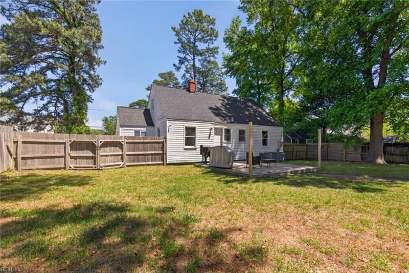 Photo 34 of 38 residential for sale in Portsmouth virginia