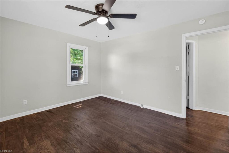 Photo 6 of 38 residential for sale in Portsmouth virginia
