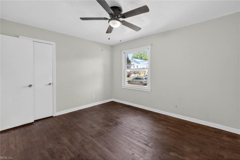 Photo 7 of 38 residential for sale in Portsmouth virginia