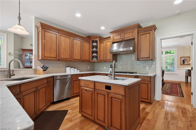 Photo 12 of 47 residential for sale in Virginia Beach virginia