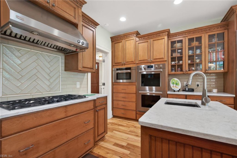 Photo 13 of 47 residential for sale in Virginia Beach virginia